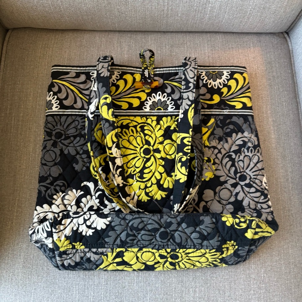 Vera Bradley Large Shoulder Tote Baroque Pattern With Pockets - Picture 7 of 7